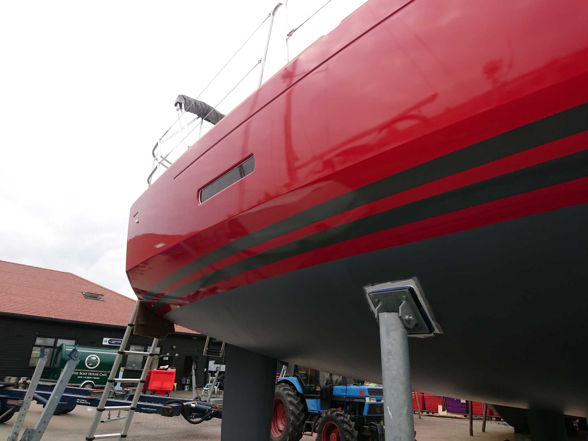 Brand new hull stripes have been applied to this Jeanneau here in the Solent.