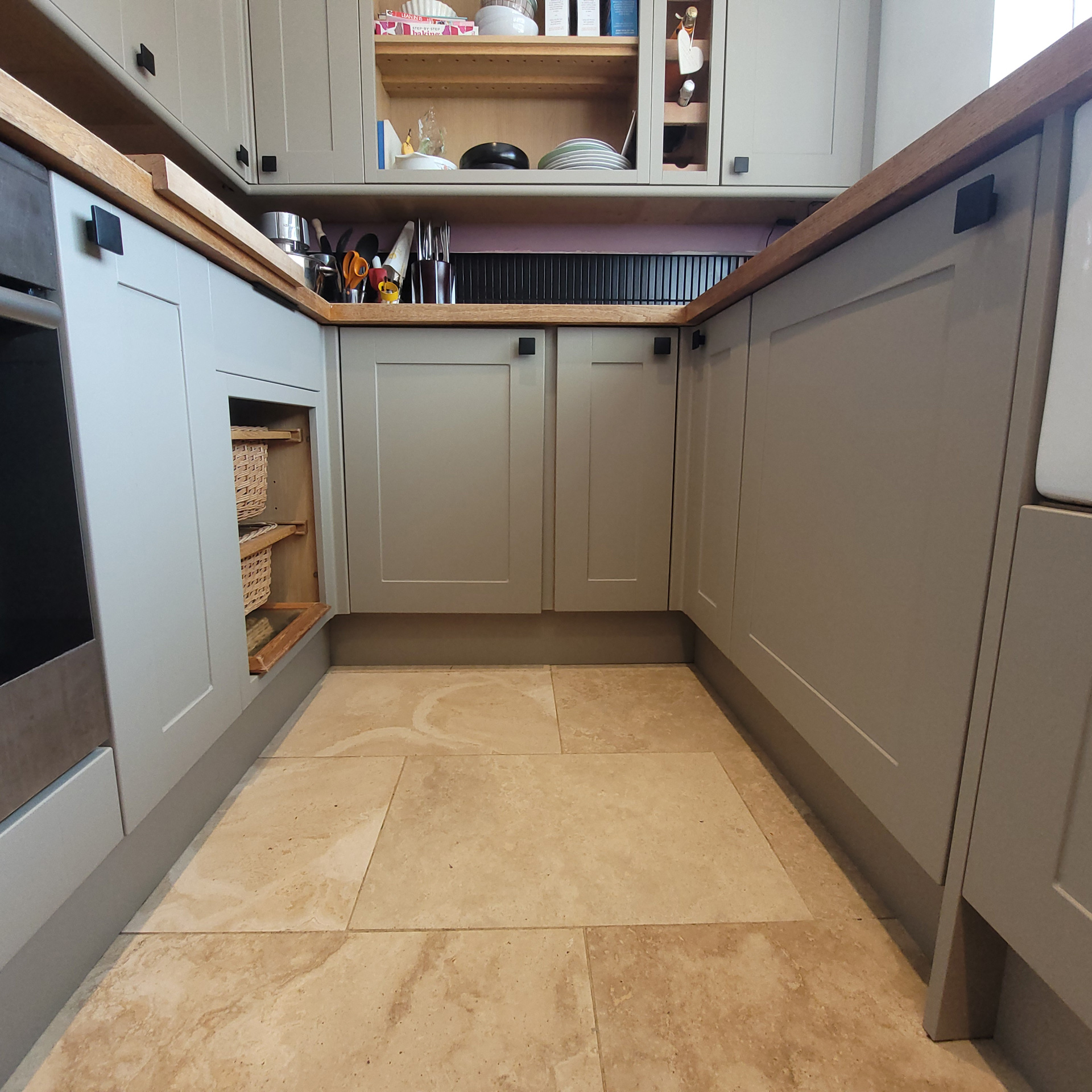 A shaker kitchen finished with 3m vinyl wrapped doors and kick boards.